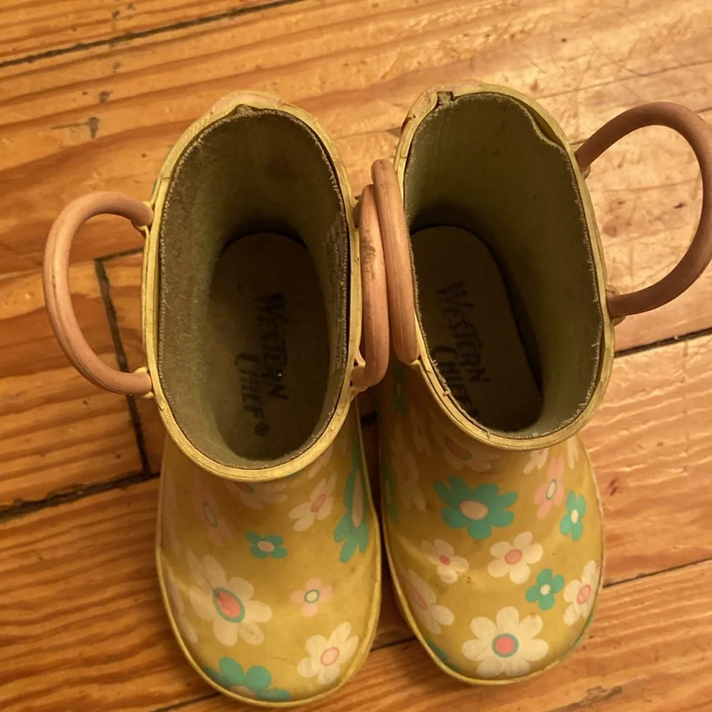 Western chief flower rainboots